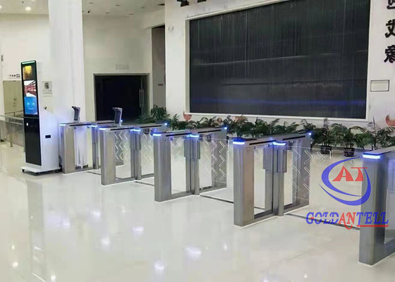 Puerta de la barrera del oscilación del aeropuerto de los hoteles de los gimnasios con el acceso facial del reconocimiento/NFC