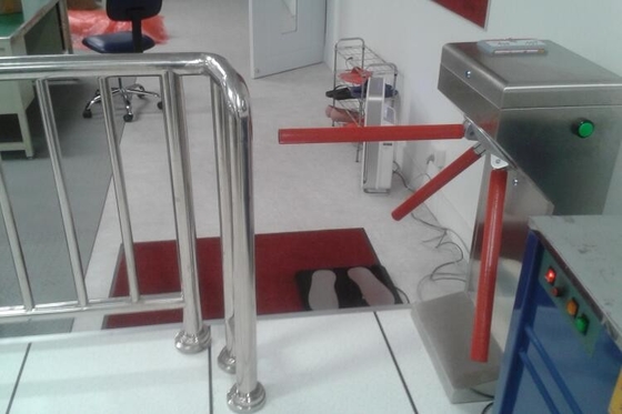 Acceso de la tarjeta de la identificación de IP62 IC tres torniquetes 110V/220V bidireccionales del control de acceso de los brazos